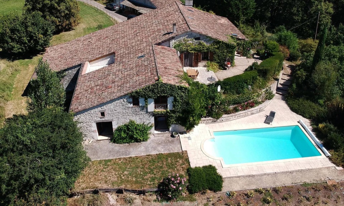 Cancon Villa | Authentic, modern house, pets welcome, a real haven of peace.