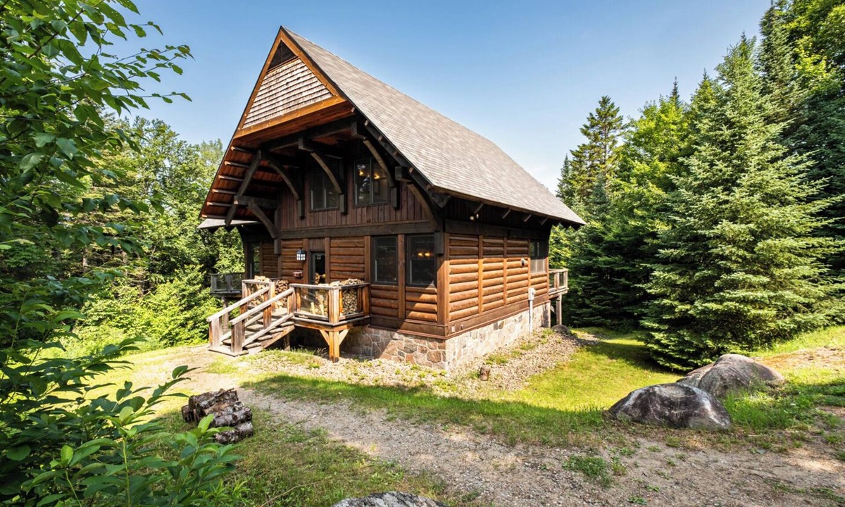 Lac Superieur Village Cabin | Authentic Northern Log Cabin in the Woods with SPA
