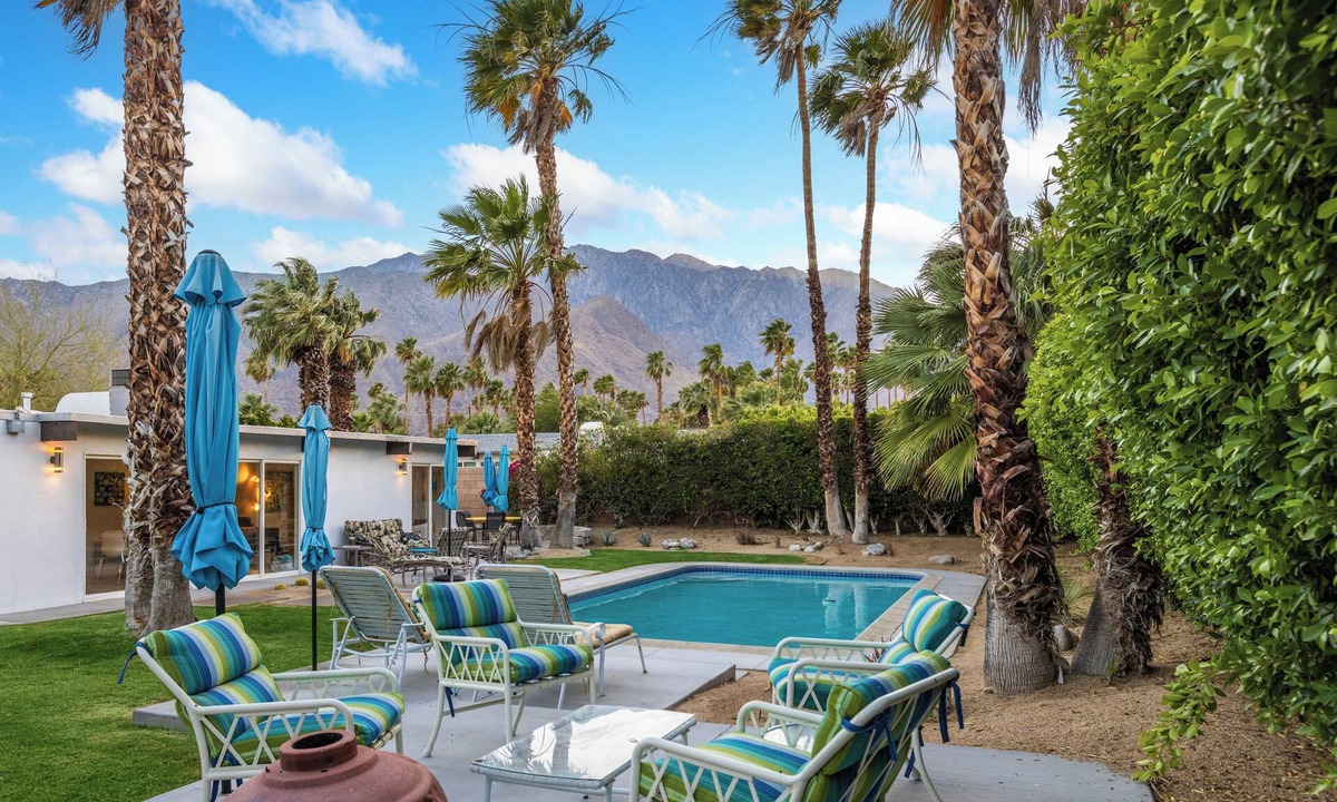 Racquet Club Estates House | Authentic Palm Springs/Secluded Pool & Spa