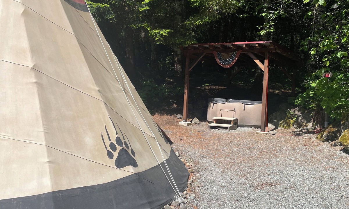 Randle Cabin | Authentic Tatoosh tipi