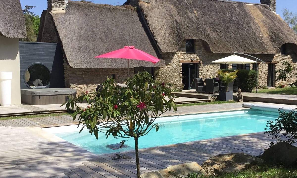 Presqu'ile de Guerande Atlantique House | Authentic thatched cottage with pool and spa renovated in 2018