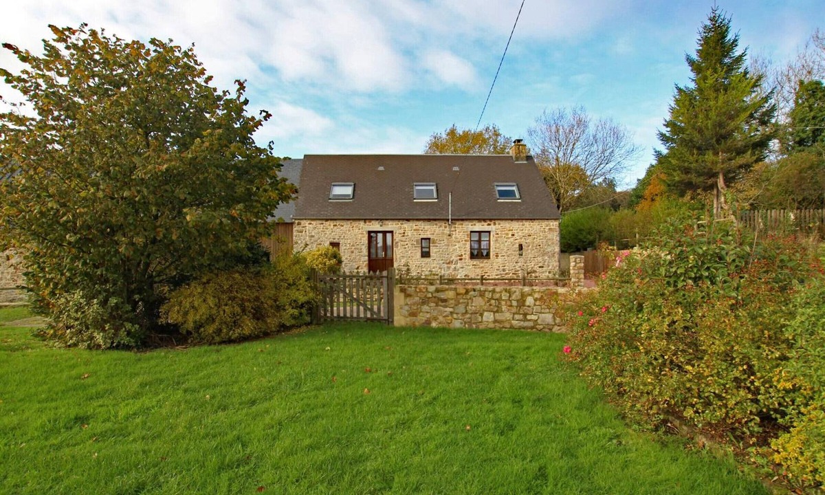 Fierville-les-Mines Cottage | Authentic Valley Retreat with Private Parking