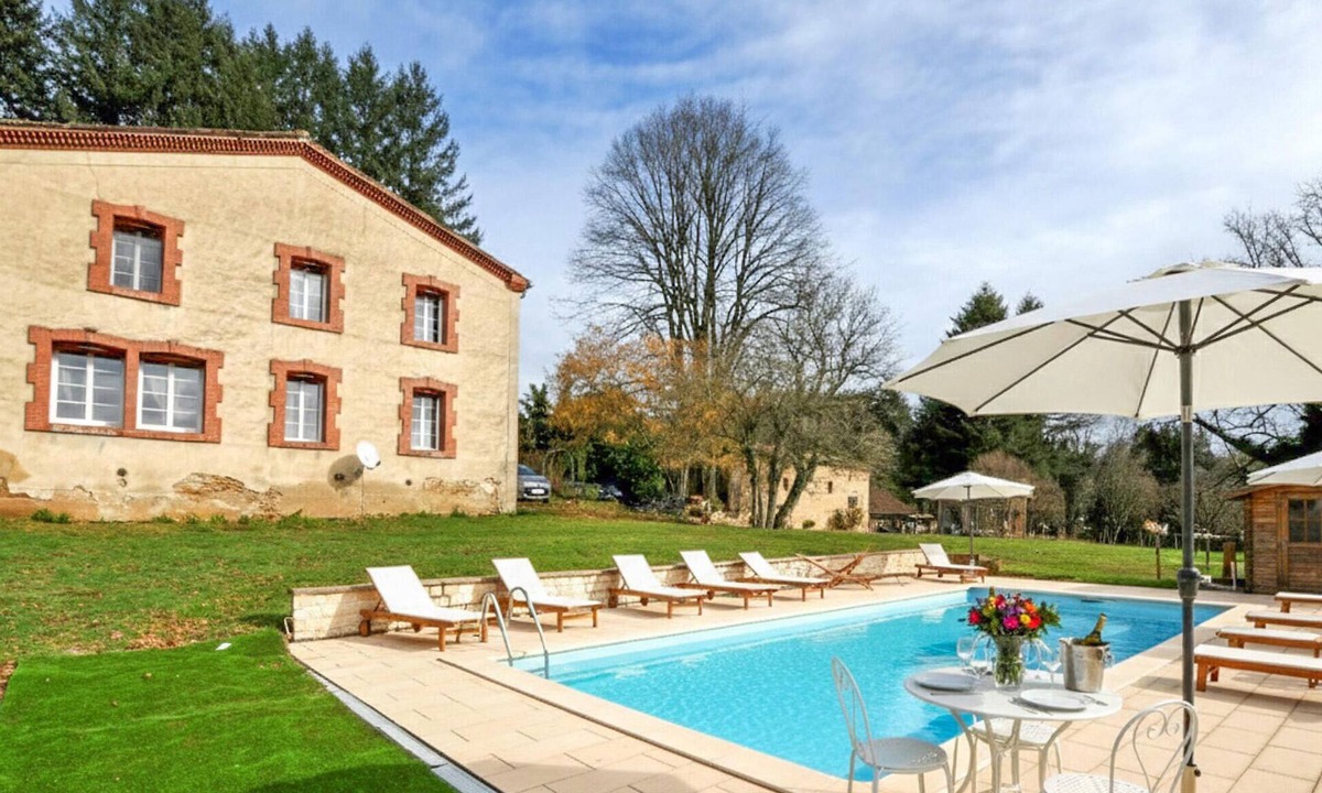 Saint-Amans-Valtoret House | Authentique maison piscine