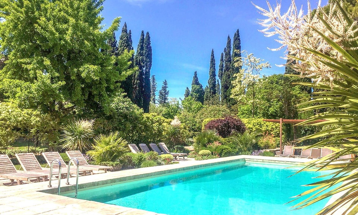 Thezan-des-Corbieres House | Authentique maison piscine