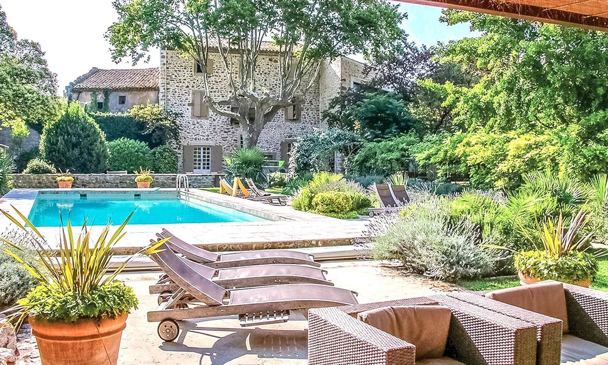 Thezan-des-Corbieres House | Authentique maison piscine