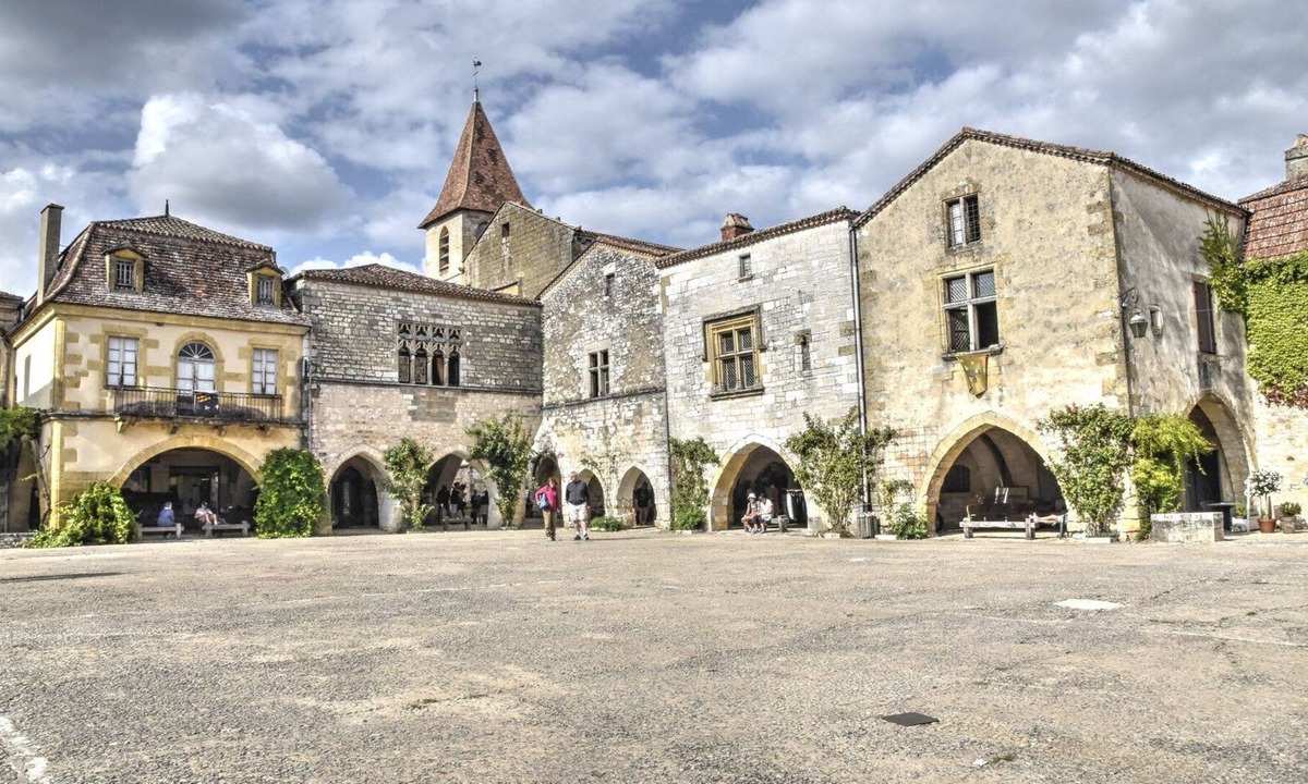 Monpazier House | Authentique Maison sur la Place des Cornières