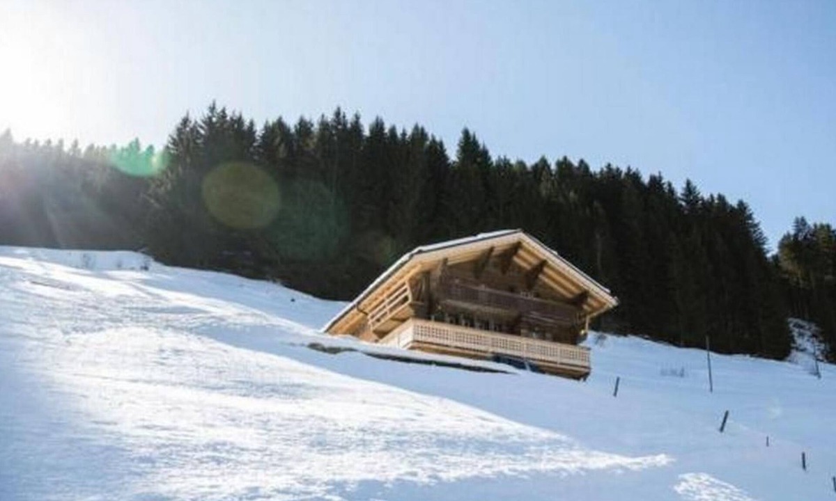 Vers L'Eglise House | Authentisches Schweizer Alpenchalet aus dem 18. Jh. by Interhome