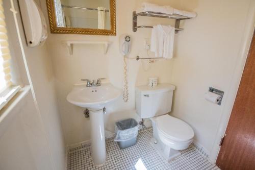 Newcastle Hotel | Auto Inn Motel & RV Park