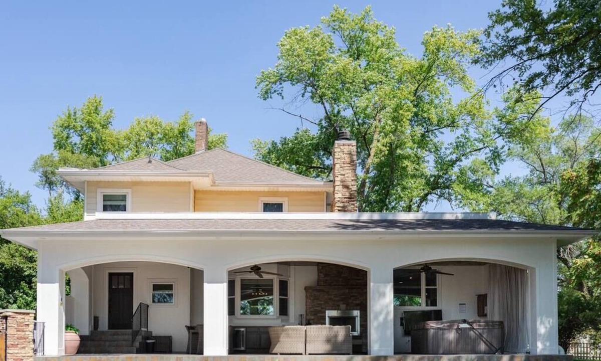 Greater South Side House | Autumn Escape: Spacious Home with Hot Tub