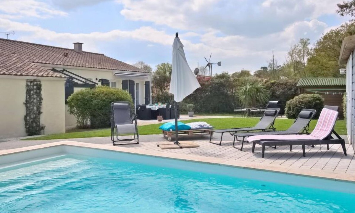 Moutiers-les-Mauxfaits House | Aux 3 Cépages by Interhome