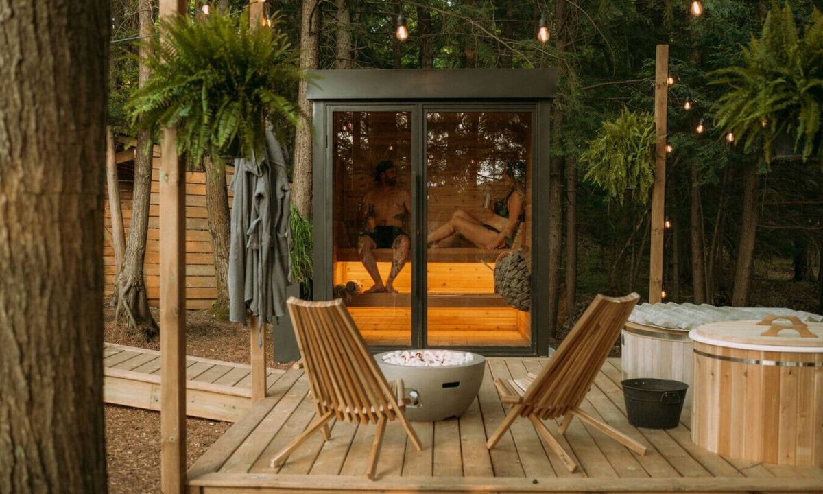Huntsville Cabin | Aux Box Muskoka- Modern bunkie with Hot Tub