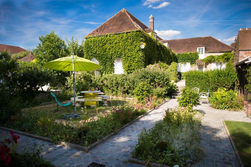 Maintenon Bed & Breakfast | Aux Charmes de Maintenon