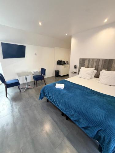 Isques Bed & Breakfast | Aux Charmes - Suites spacieuses avec frigo et micro-ondes Cote D Opale