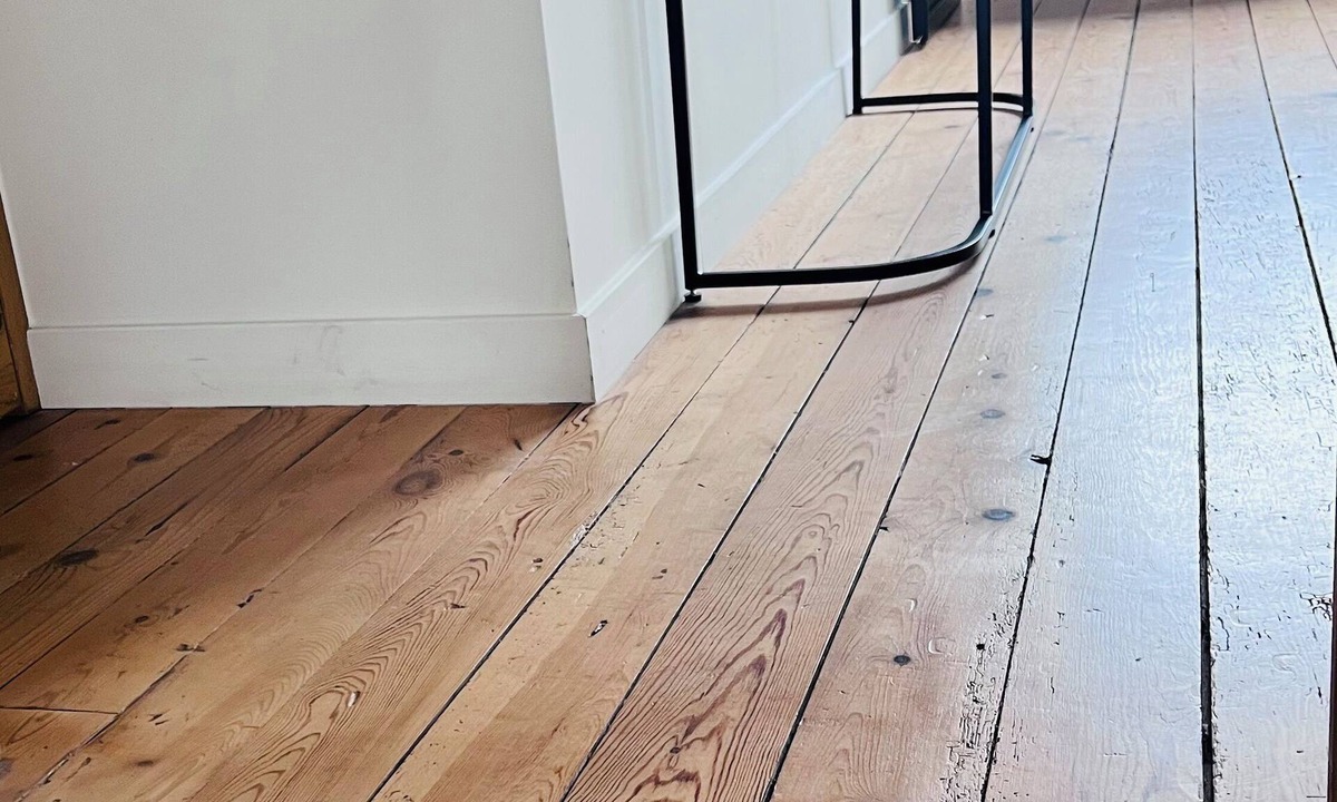 Leval House | Aux Deux Tours