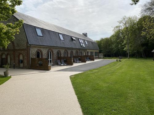 Contremoulins Bed & Breakfast | Aux Ecuries du Château