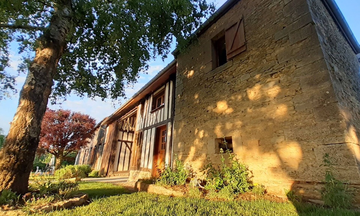 Louze Cottage | Aux Gites d'Haromagnyl - The Tower