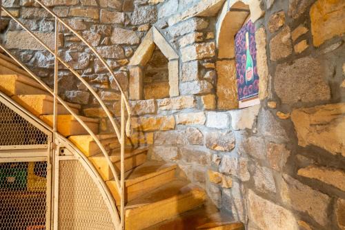 Sourzy Bed & Breakfast | Aux Prisons de Montagny