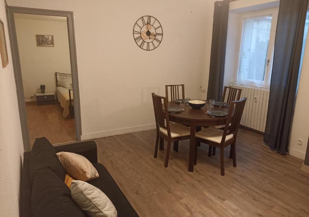 Salins-les-Bains Apartment | Aux Thermes