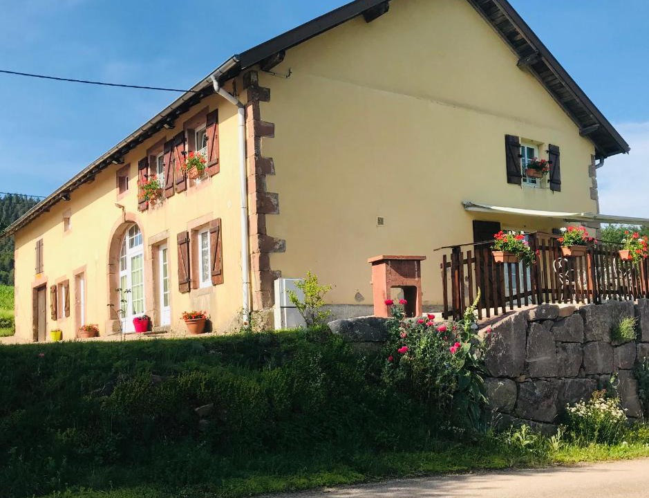 La Chapelle-devant-Bruyeres Apartment | Aux Trois Gîtes