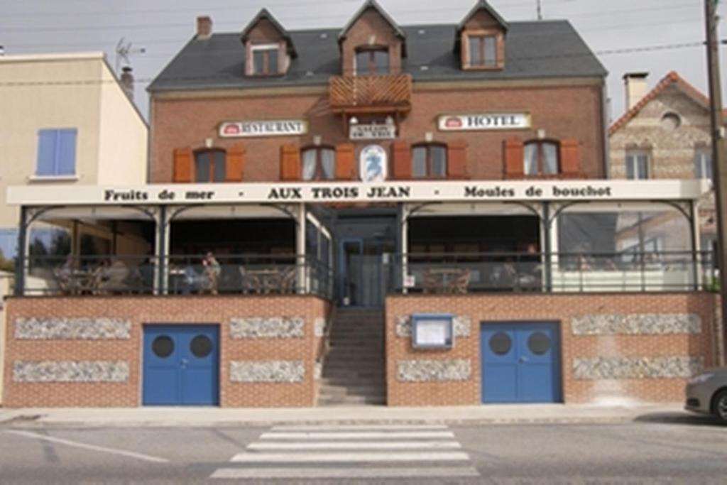 Le Crotoy Hotel | Aux Trois Jean