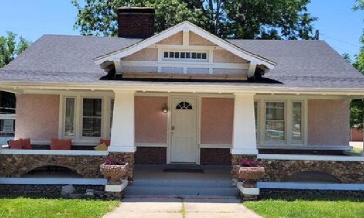 Ironton House | AV Bungalows #1 with Loft