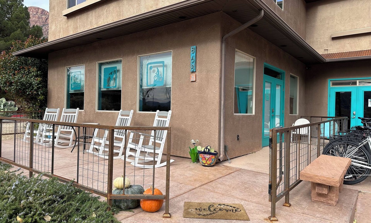 Zion National Park South Entrance Apartment | Avail Spring Break! Fully stocked, Clean & Spacious apartment. Shuttle stop #5