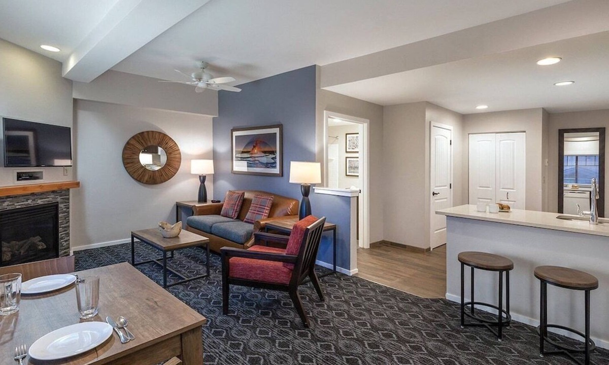 West Yellowstone Resort | Available 2-6 July 26 W. Yellowstone Gate Wordmark Resort 2 bedroom and kitchen