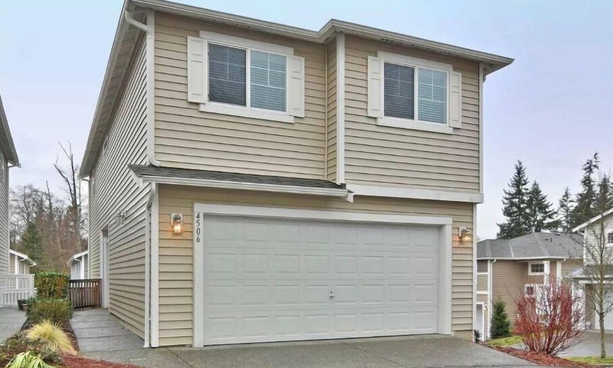 Picnic Point-North Lynnwood House | Available Now