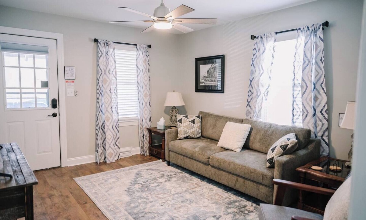 Danville Cottage | Avalon Cottage w/hot tub
