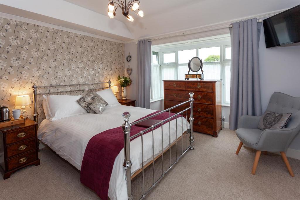 New Forest District Bed & Breakfast | Avalon House B&B
