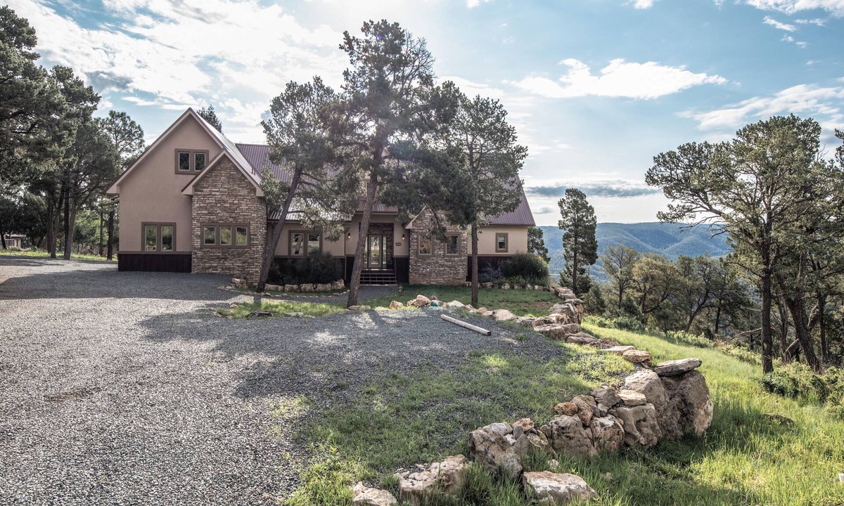 Ruidoso Cabin | Avalon | Spacious Retreat, Treetop Views, Hot Tub