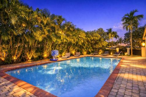 Ojus Villa | Aventura Lakefront