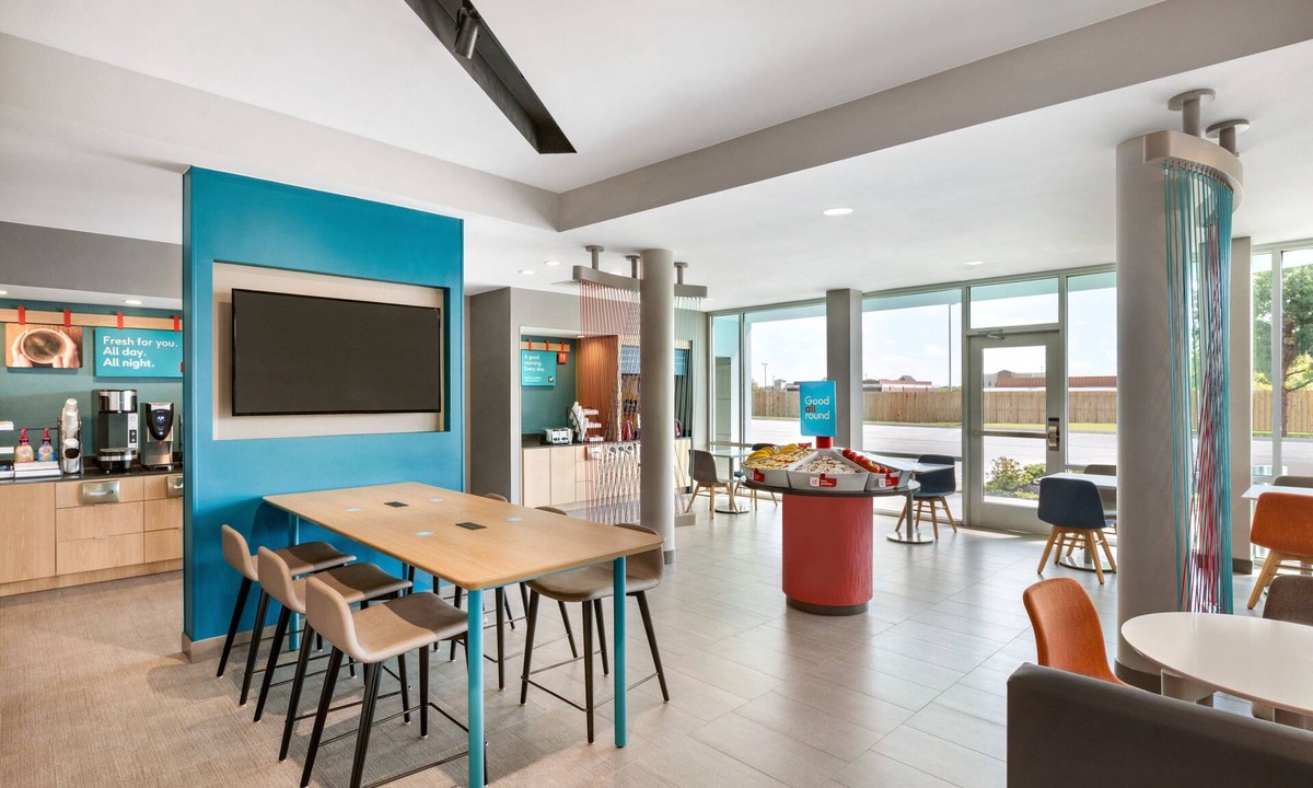 Kalamazoo Hotel | avid hotel Kalamazoo East by IHG