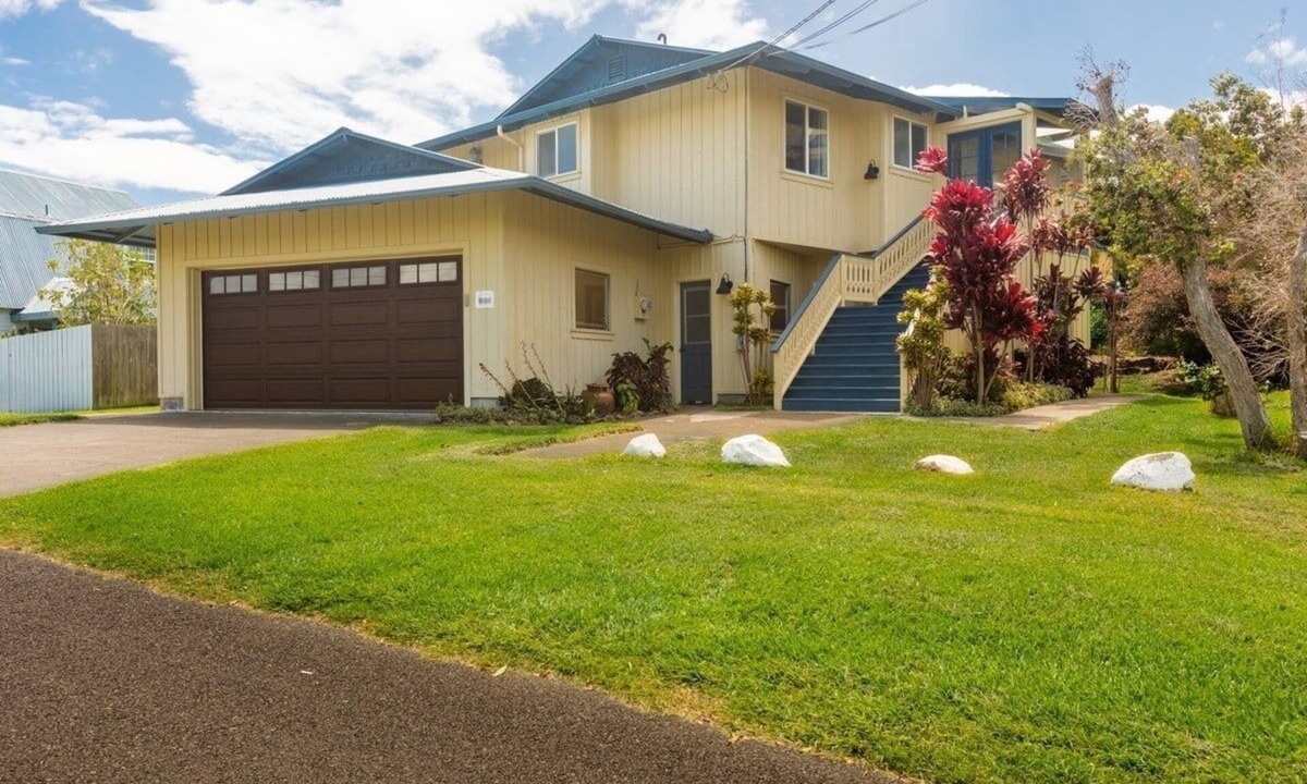 Waimea House | Awaa Place at Kamuela Heights by RedAwning