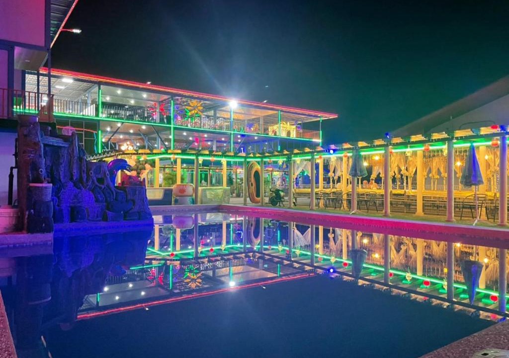 Kampung Bukit Rangin Hotel | Awangan Palace