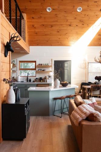 Julian House | Award-Winning A-Frame with Views and Cedar Hot Tub