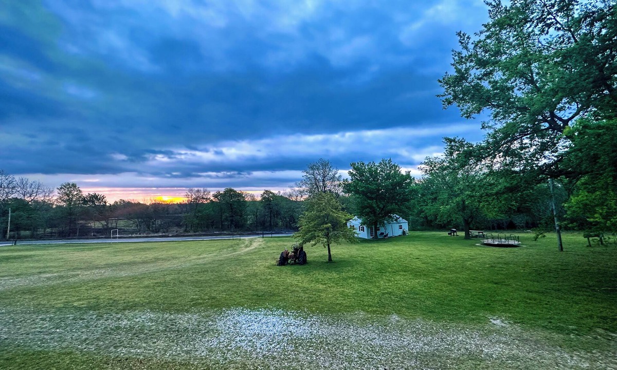 Oologah Cottage | Away from the bustle of the city, close to the lake, perfect for families