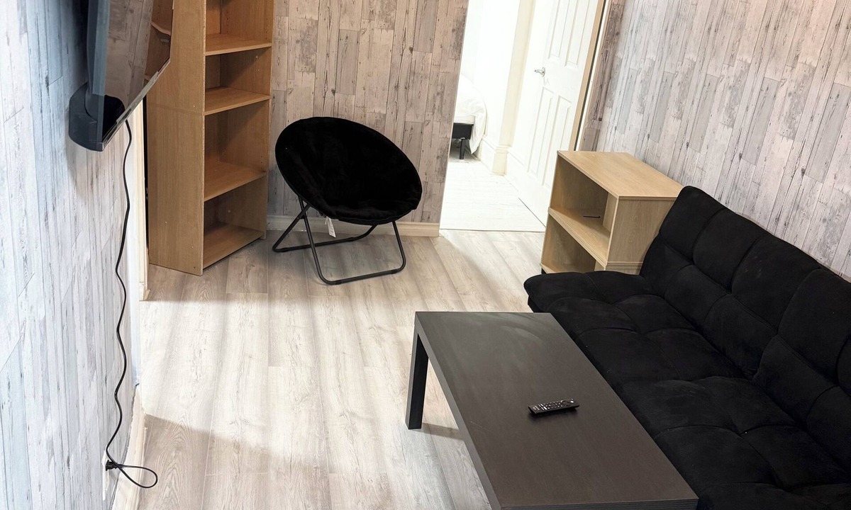 Downtown London Apartment | Awesome 2 Bedroom in downtown