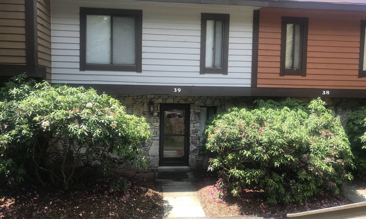 Seven Springs House | Awesome 7 Springs Townhouse - Sleeps 8. On Resort Premises. Wifi and More!
