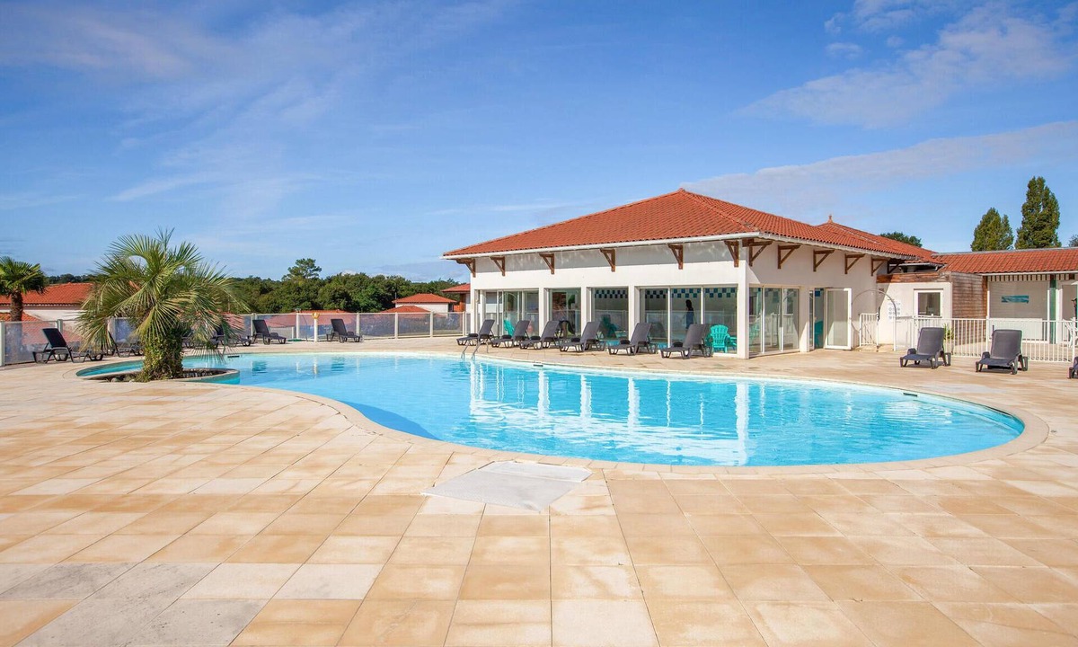 Cassen Apartment | Awesome apartment in Cassen with swimming pool