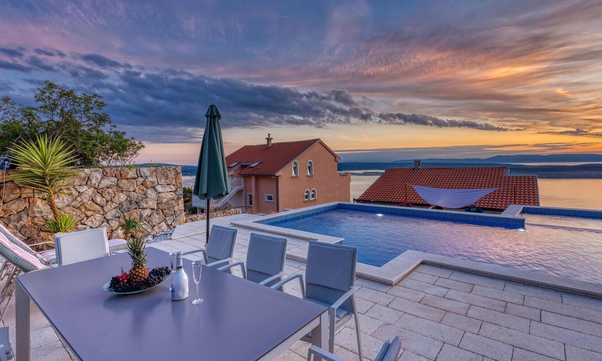 Klanfari Apartment | Awesome apartment in Dramalj with sauna