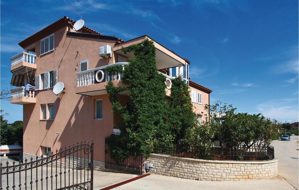 Galizana Apartment | Awesome apartment in Galizana with 1 Bedrooms and WiFi