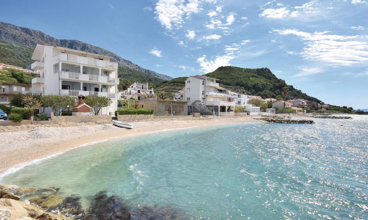 Podstrana Apartment | Awesome apartment in Podstrana with WiFi