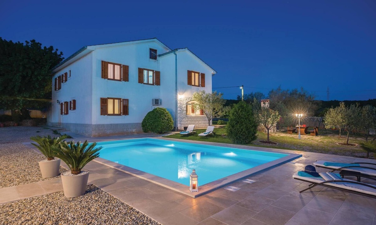 Brusici Apartment | Awesome apartment in Krk with swimming pool
