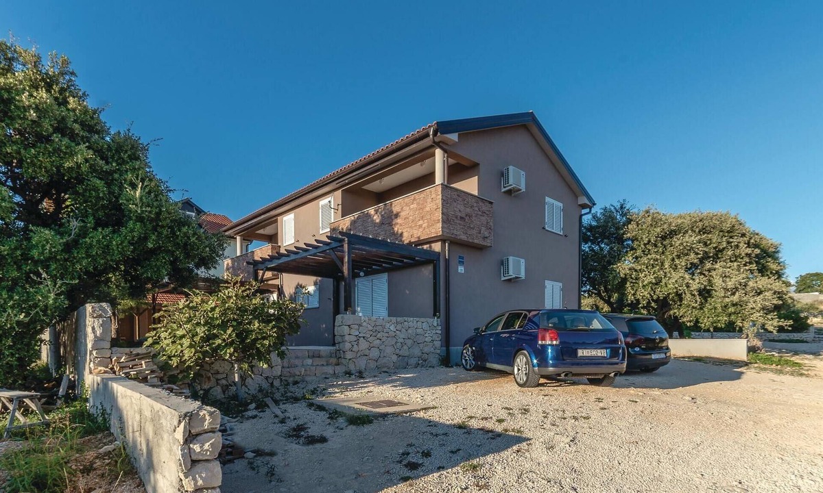 Kolan Apartment | Awesome apartment in Mandre with house sea view