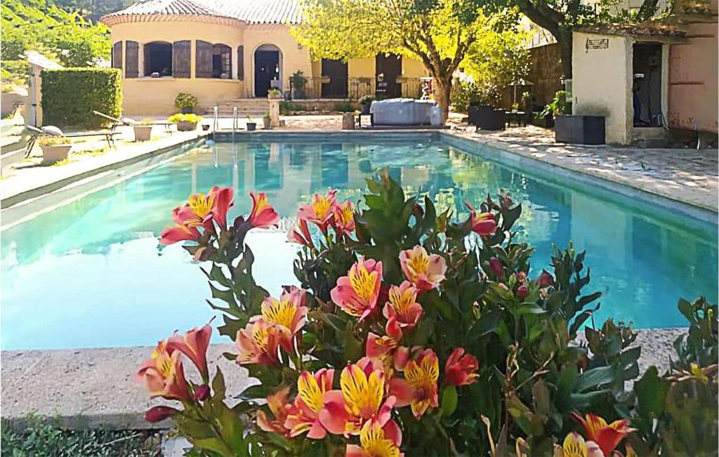 Mornas Apartment | Awesome Apartment In Mornas With Wifi