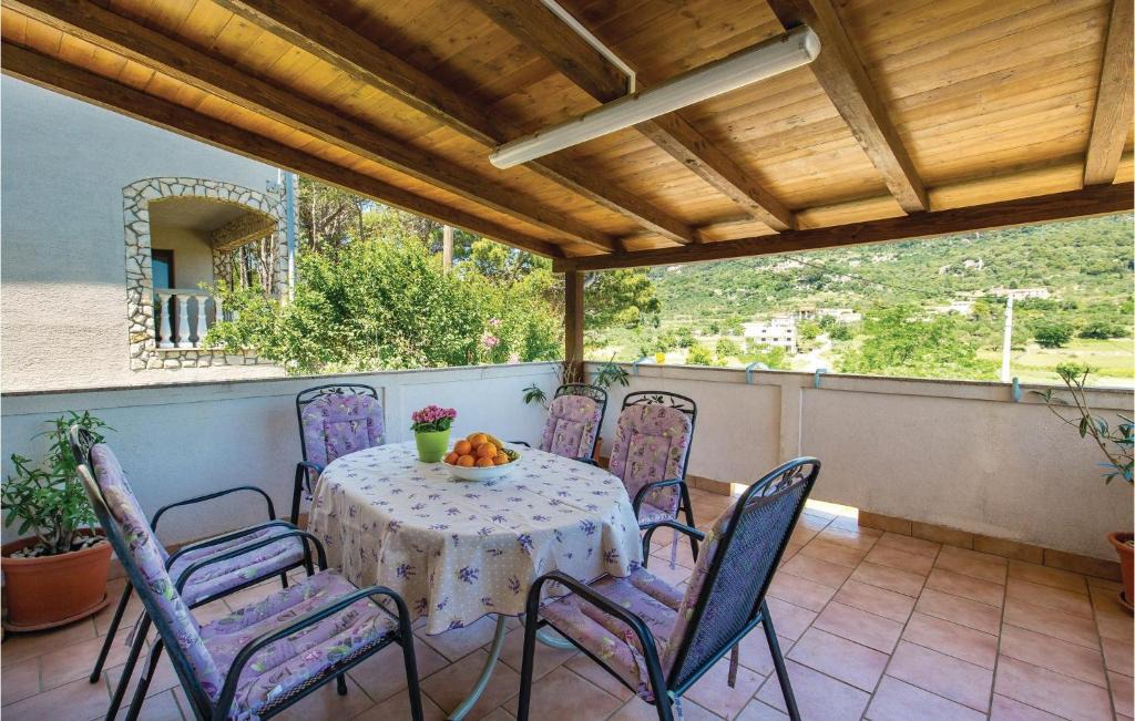 Palit Apartment | Awesome apartment in Mundanije with 3 Bedrooms and WiFi