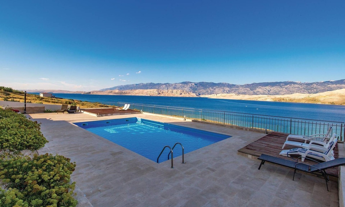 Pag Apartment | Awesome apartment in Pag