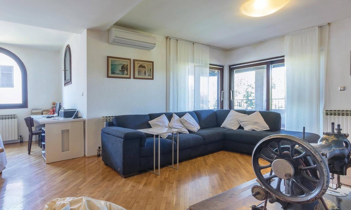 Pula Apartment | Awesome apartment in Pula with WiFi