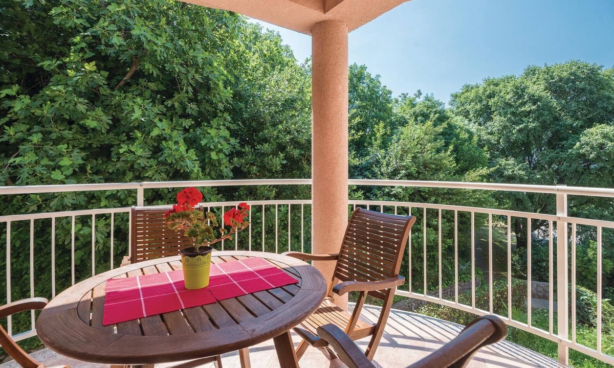 Sarsoni Apartment | Awesome apartment in Rijeka with house sea view